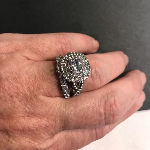 White gold filled Clear crystal wedding ring - Picture 2 of 10